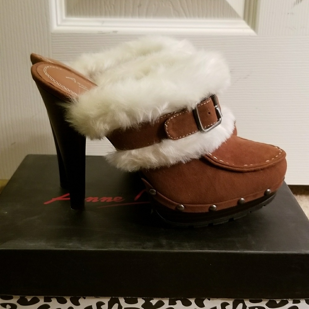 Anne Michelle Pumps